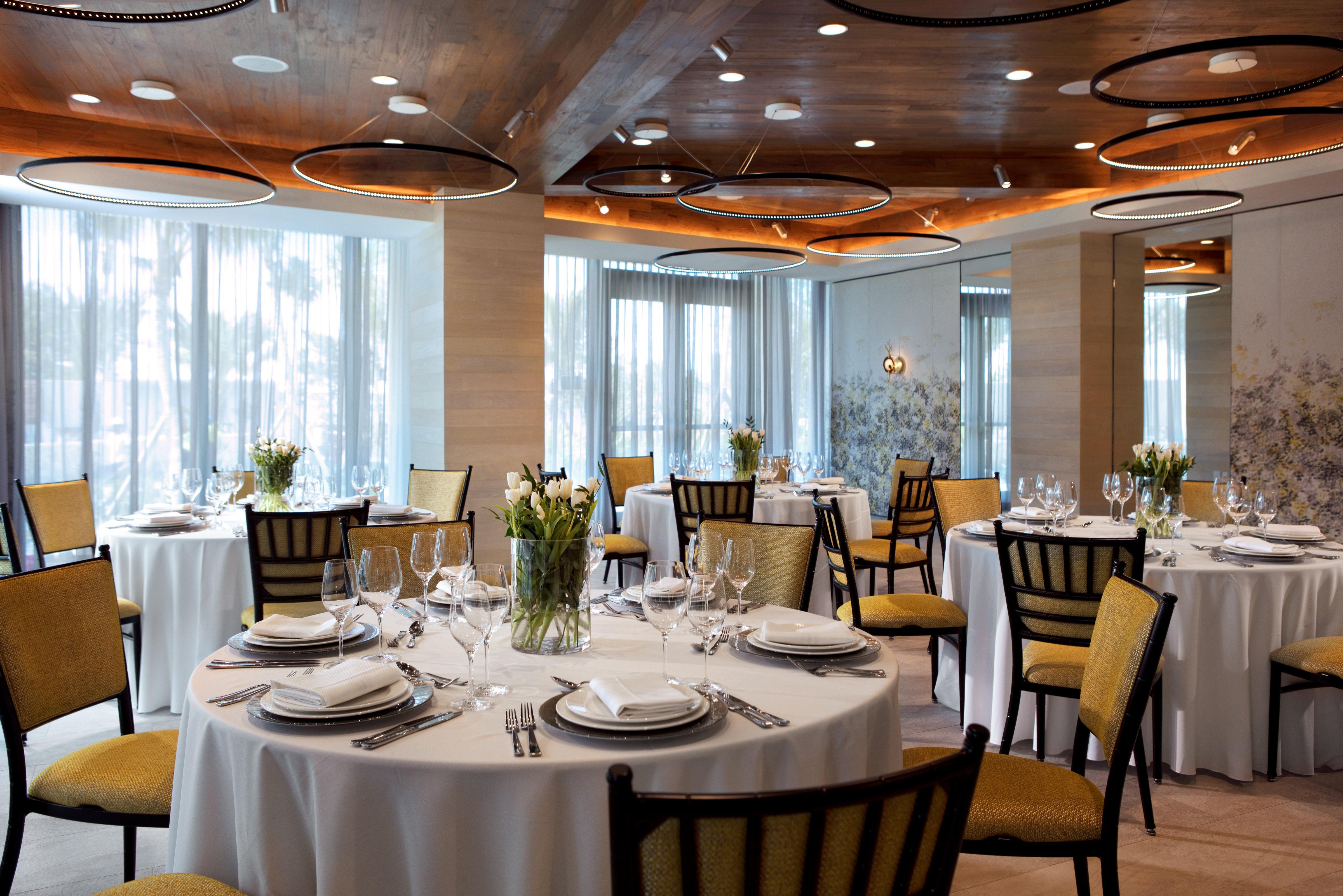 Kimpton Seafire Resort + Spa By Ihg West Bay Buitenkant foto