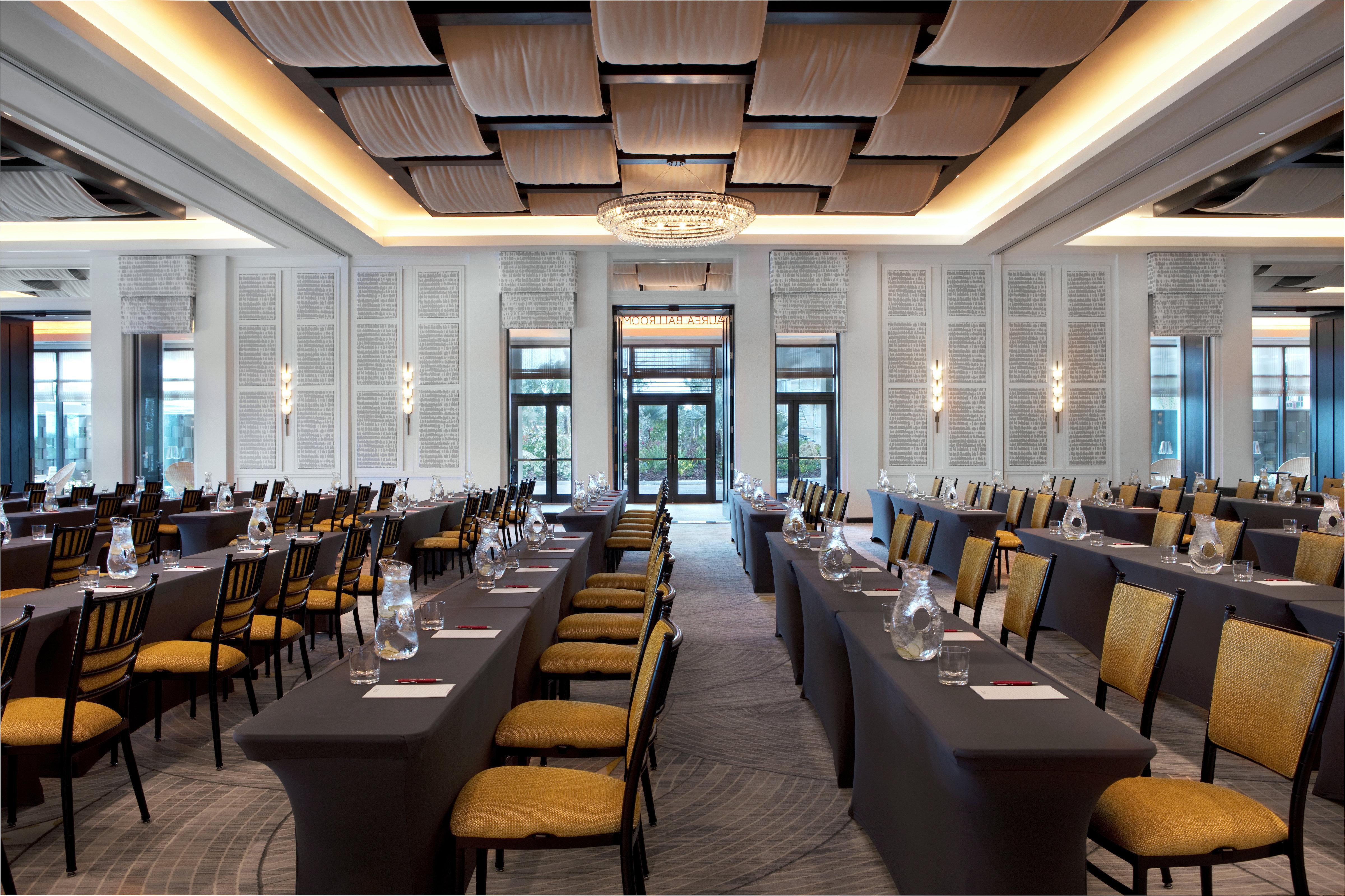 Kimpton Seafire Resort + Spa By Ihg West Bay Buitenkant foto